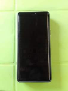 A picture of Samsung note 9