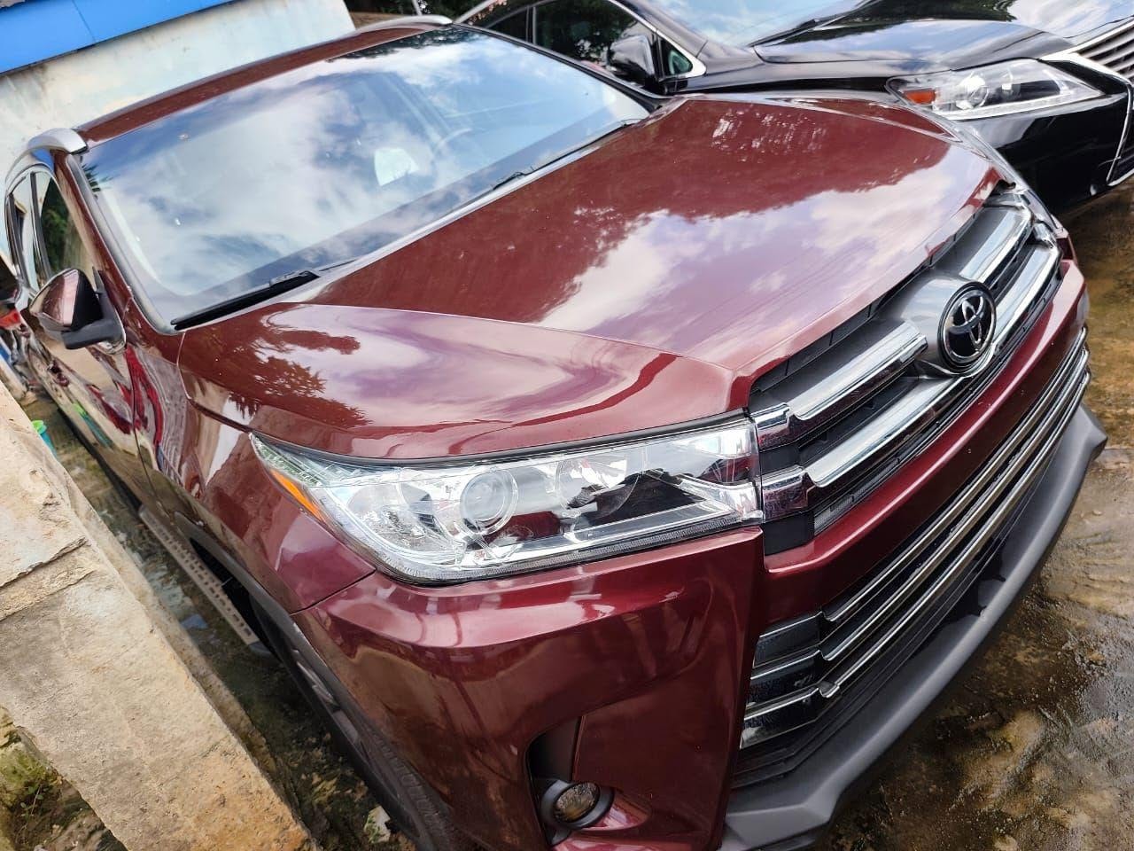 A picture of 014 015 Toyota Highlander
