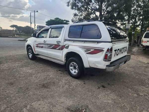used toyota hilux
