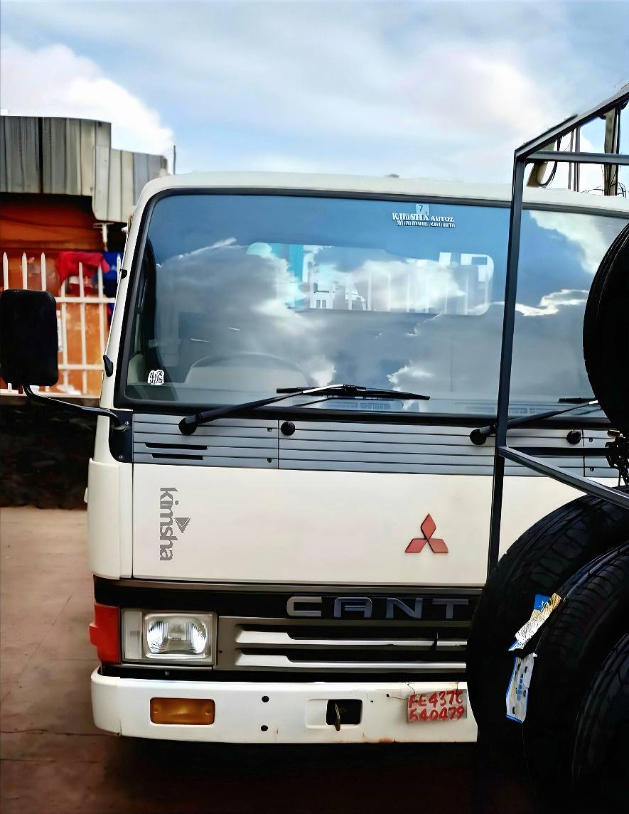 A picture of CANTER TRUCK 4D33