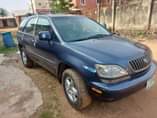 A picture of Lexus RX 300 Blue