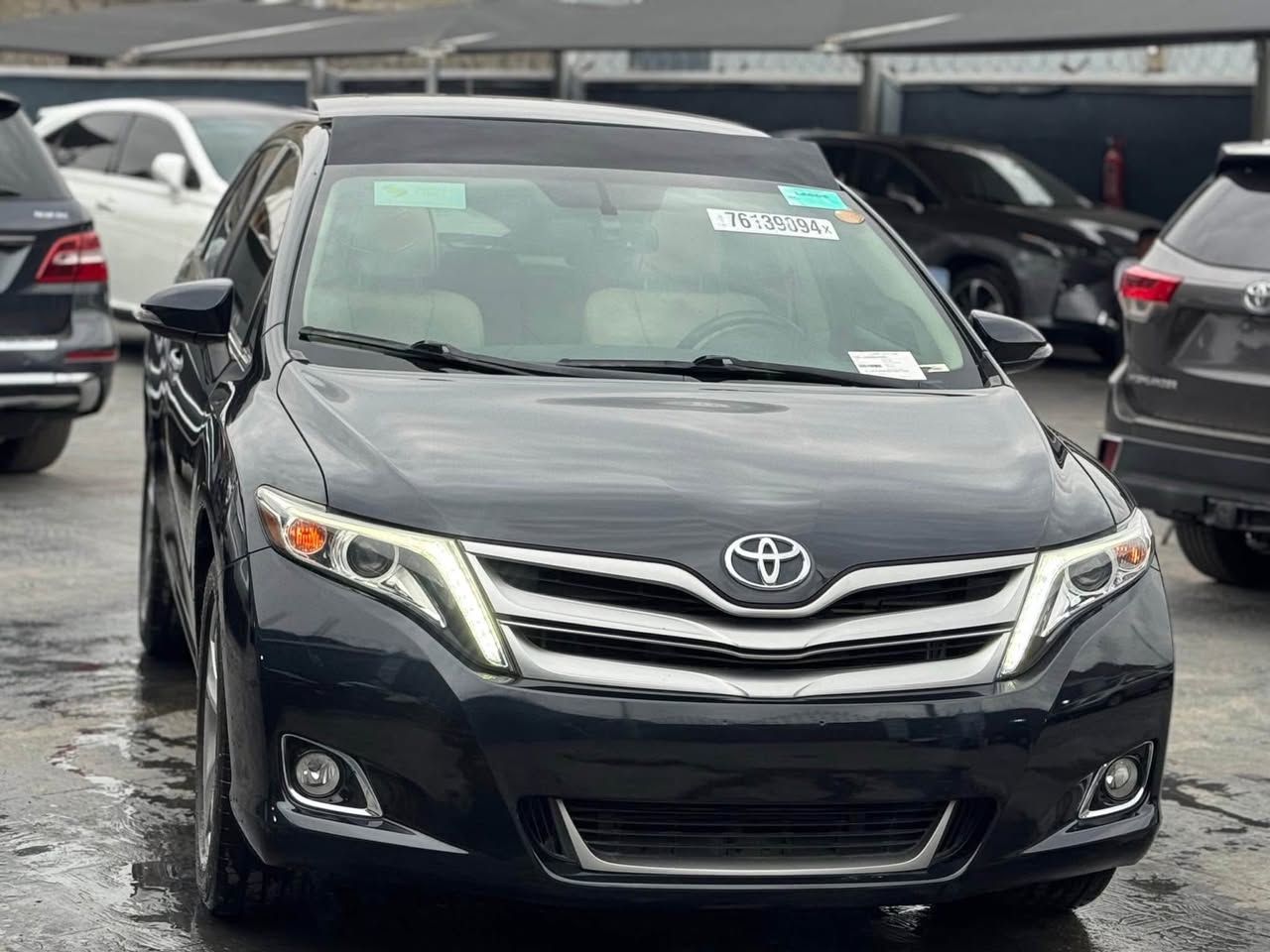 A picture of Foreign used accident free 2014 Toyota Venza Limited