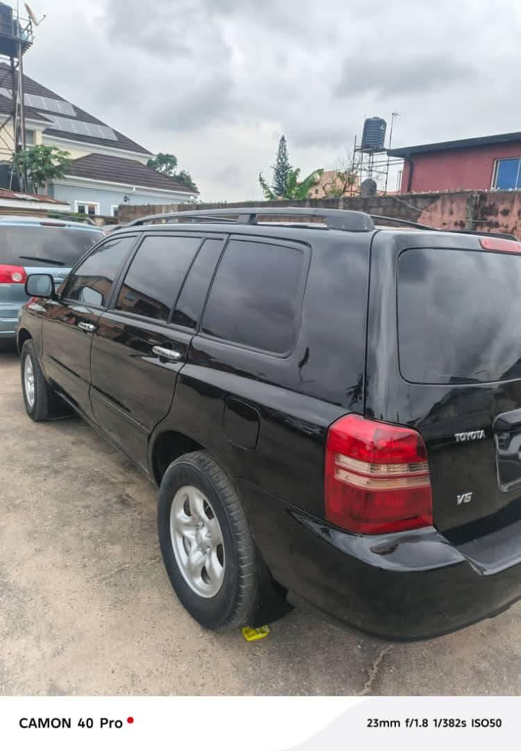 A picture of 2003 Toyota highlander