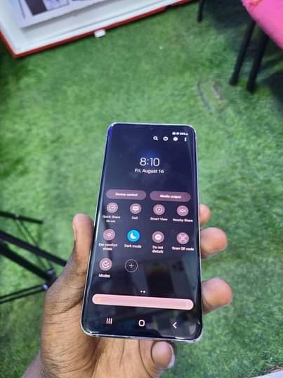 A picture of S20 Samsung