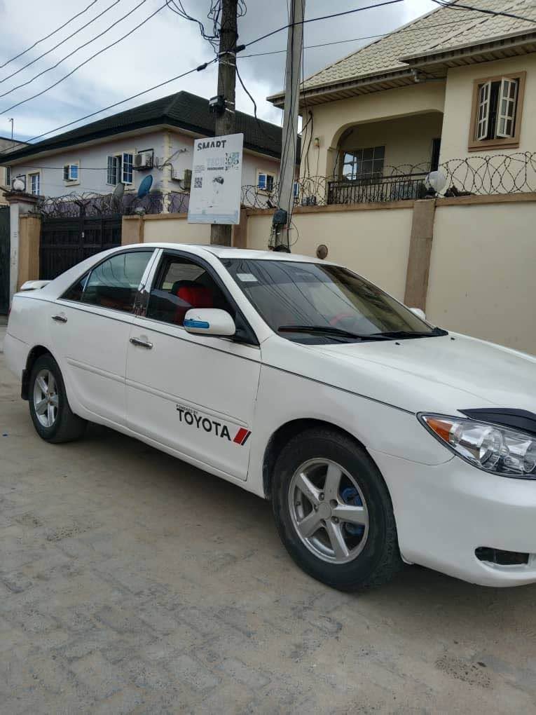 A picture of Toyota Camry 04