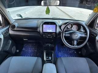 A picture of TOYOTA RAV4 kill time Call0678682698 Year 2005 Mileages 78000km Engine