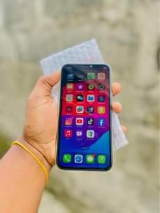 A picture of IPHONE 11