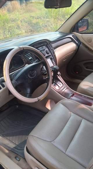 A picture of 2004 Toyota Highlander