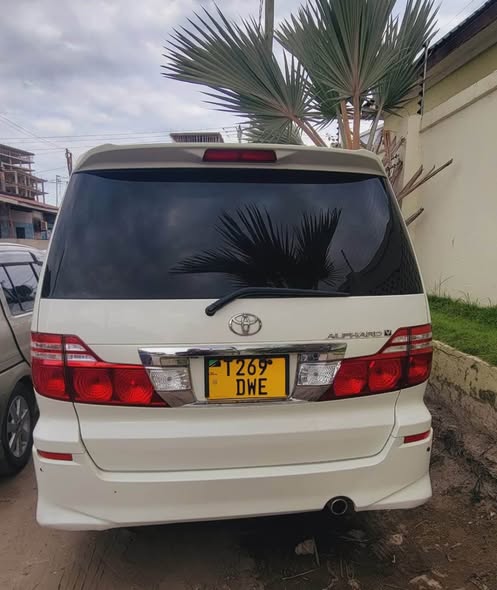 A picture of Toyota Alphard DWE