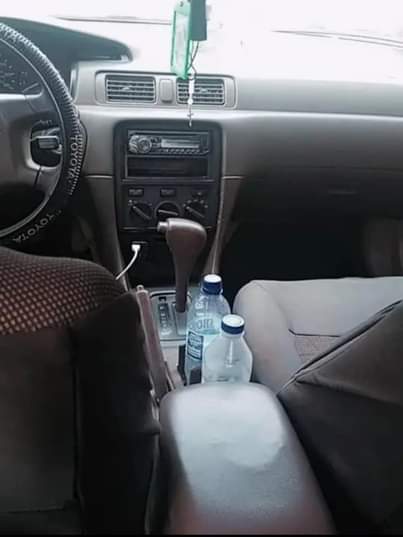 A picture of 2002 Toyota camry Envelope Untouched engine Gear selecting very well