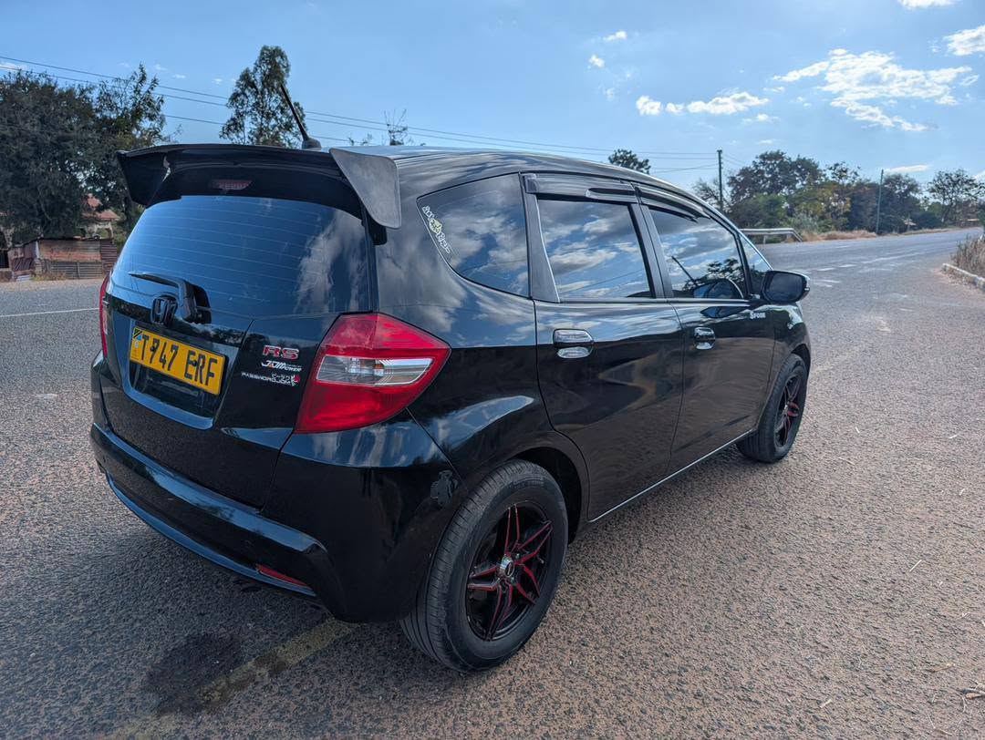 A picture of HONDA JAZZ 0767048883