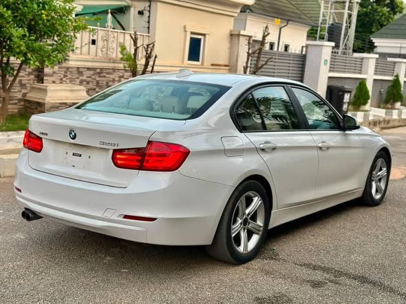 A picture of Distress Toks 2014 BMW 328i