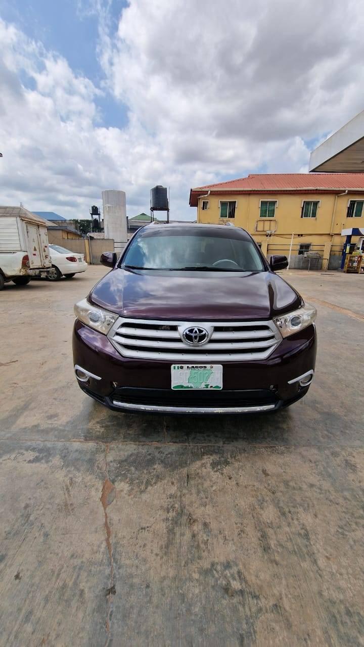 A picture of Toyota Highlander 2013