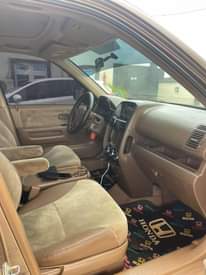 A picture of honda cr v 2004 model v4