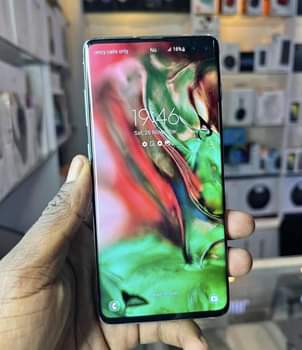 A picture of Samsung Galaxy S10 plus