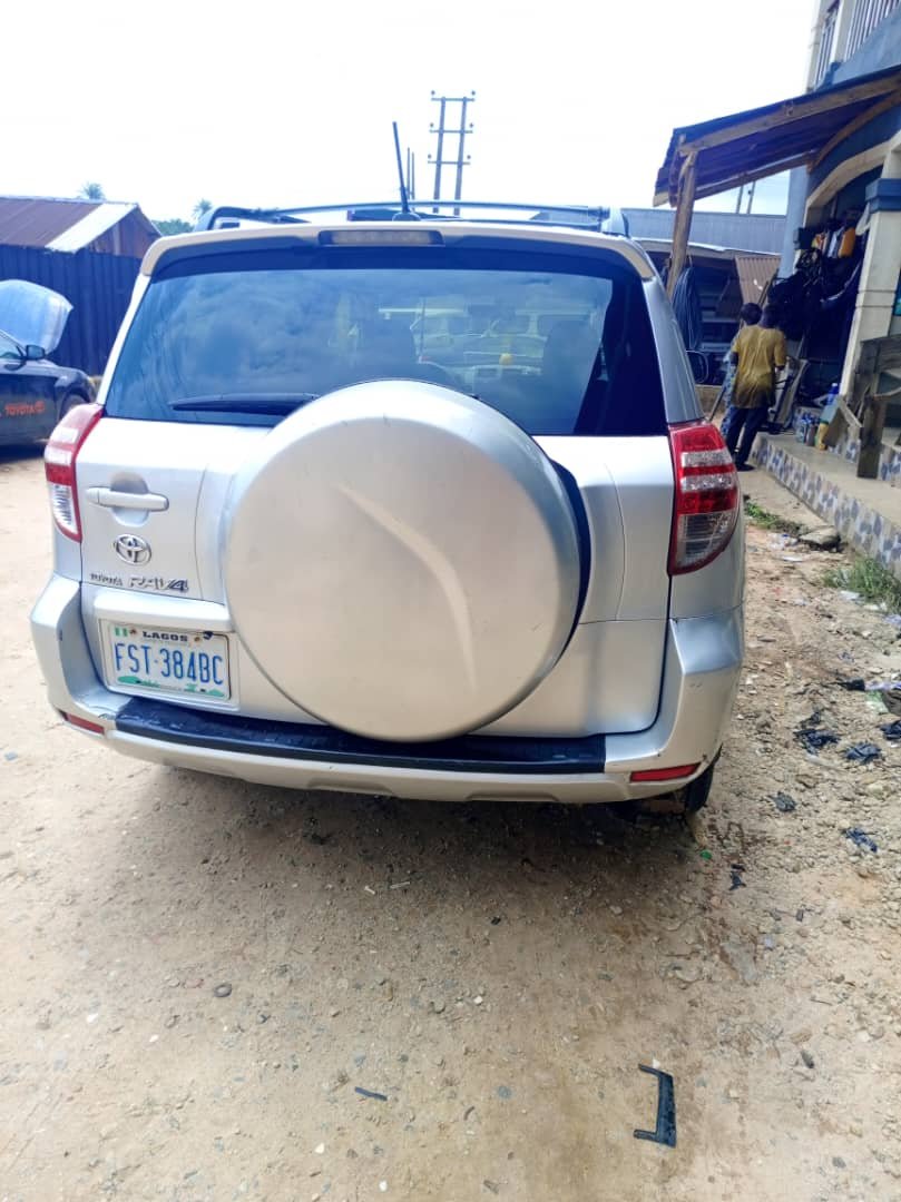 A picture of 2010 Toyota rav4