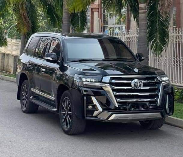 A picture of Toyota Landcruiser 2013 upgraded to 2020