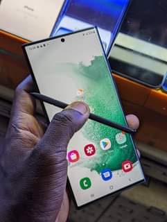 A picture of SAMSUNG S22 ULTRA 5G