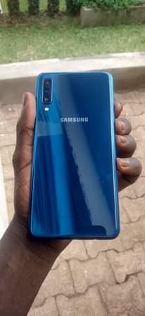 A picture of Samsung galaxy A7
