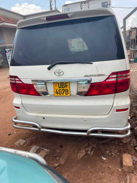 A picture of Alphard 13m call 0701488581 what s app 0776417404