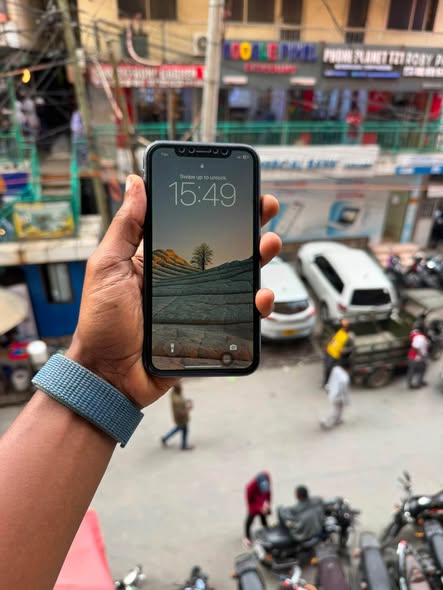A picture of iphone 11 plen gb64 Call 0711000004 bei 300000