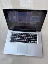 A picture of Nauza Laptop iko vizuri kama mpya nipo tabata sanene