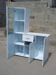 A picture of Kabat ya vyombo pamoja na meza ya jikon Bei 175