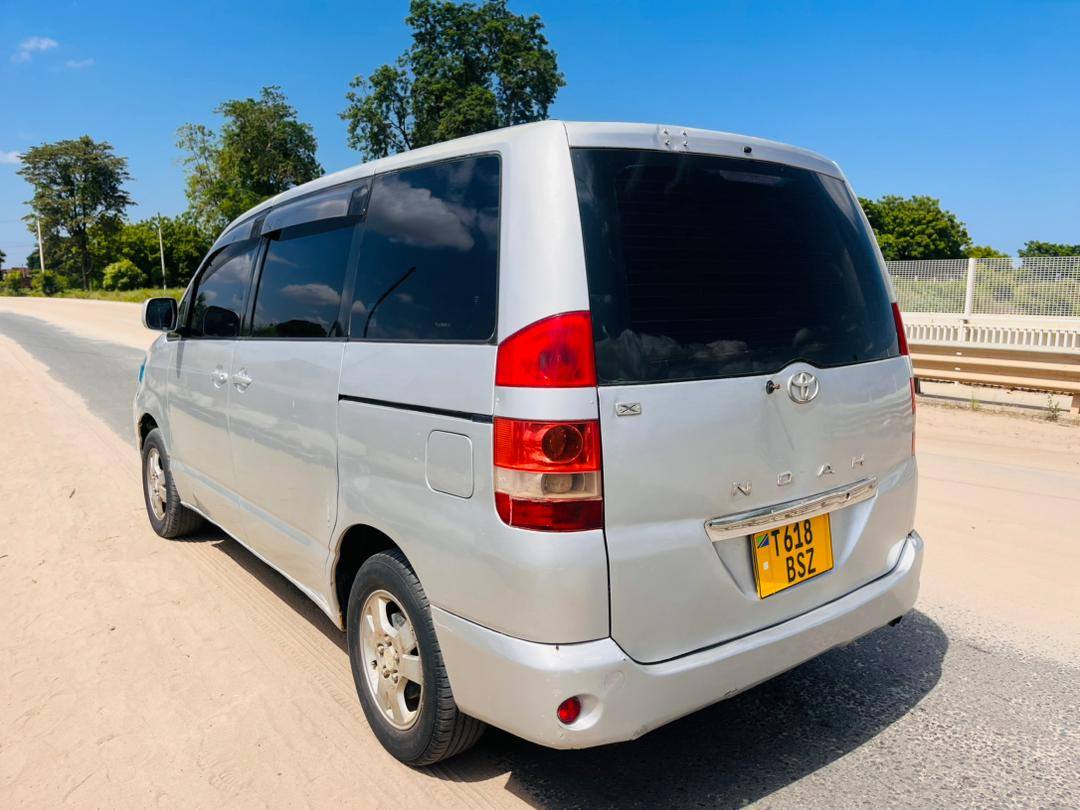 A picture of Toyota Noah 2AZ Engine Full Ac Mil 5.6 0746000999