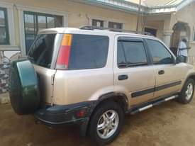 A picture of  first body Honda crv 2000