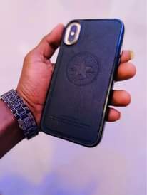 A picture of iPhone XS 256gb IOS 17 6 TT Face ID BH80