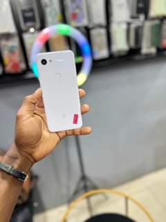 A picture of Google pixel 3a gb64 used dubai