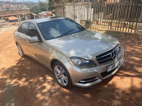A picture of MERCEDES BENZ C200