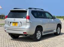 A picture of Toyota Landcruiser Prado 2013
