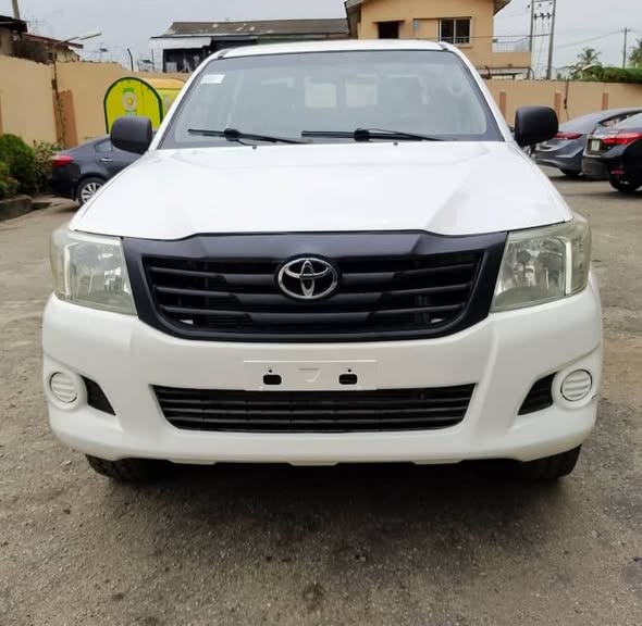 A picture of Clean Used 2014 Toyota Hilux Automatic with Auxiliary