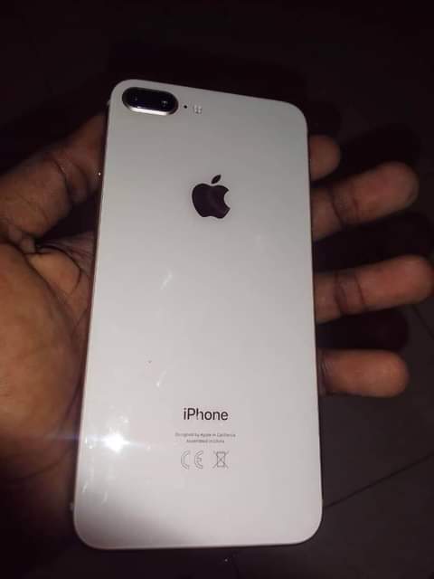 A picture of iPhone 8 to x plain