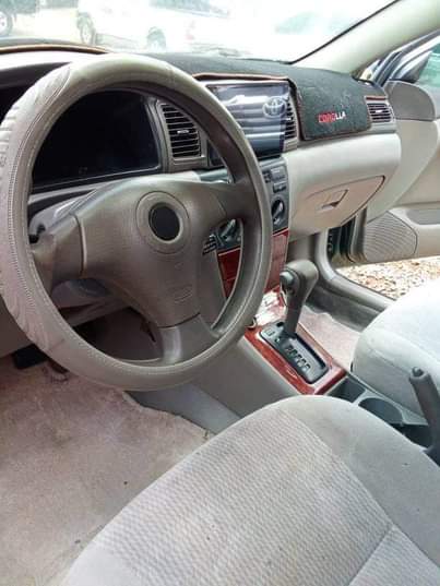 A picture of 2004 Toyota Corolla Additional features performance