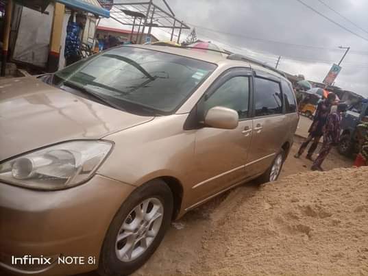 A picture of USED TOYOTA SIENNA