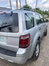 A picture of First body Ford escape