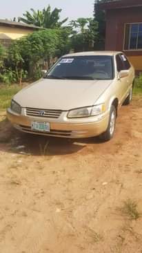 A picture of Toyota Camry 2000