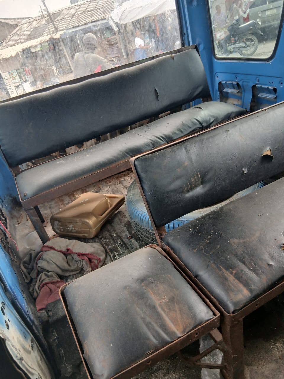 A picture of Hijet mini bus