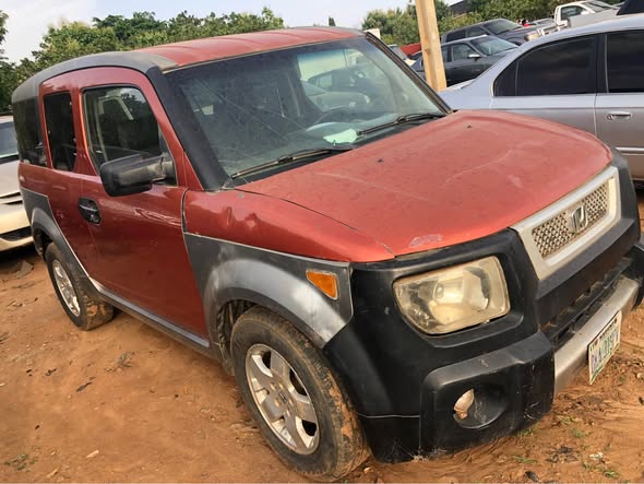 A picture of 2005 Honda element