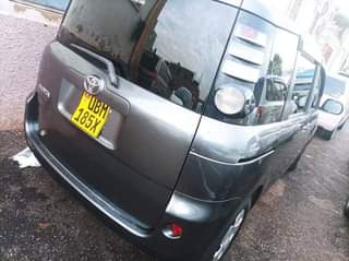 A picture of 2007 Toyota Sienta