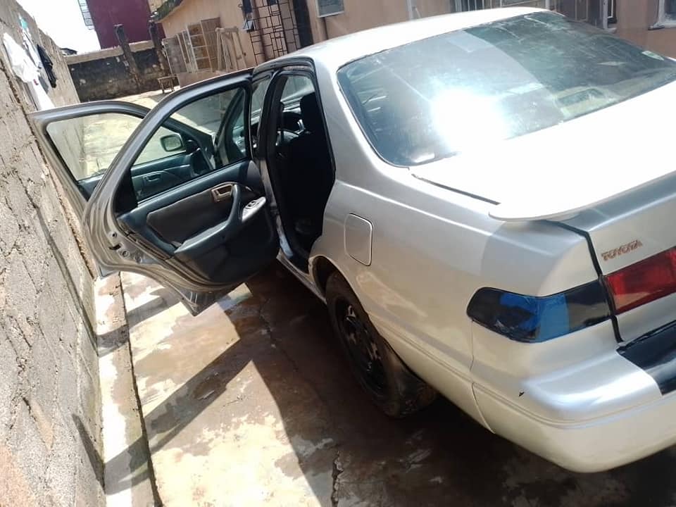 A picture of Toyota Camry 2000