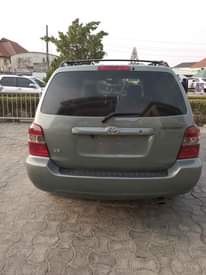 A picture of Clean Toyota Highlander available Location badore ajah Lagos 08095189170