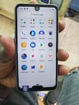 A picture of SHARP AQUOS R2 COMPACT