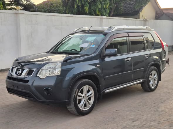 A picture of NISSAN XTRAIL NEW 2011