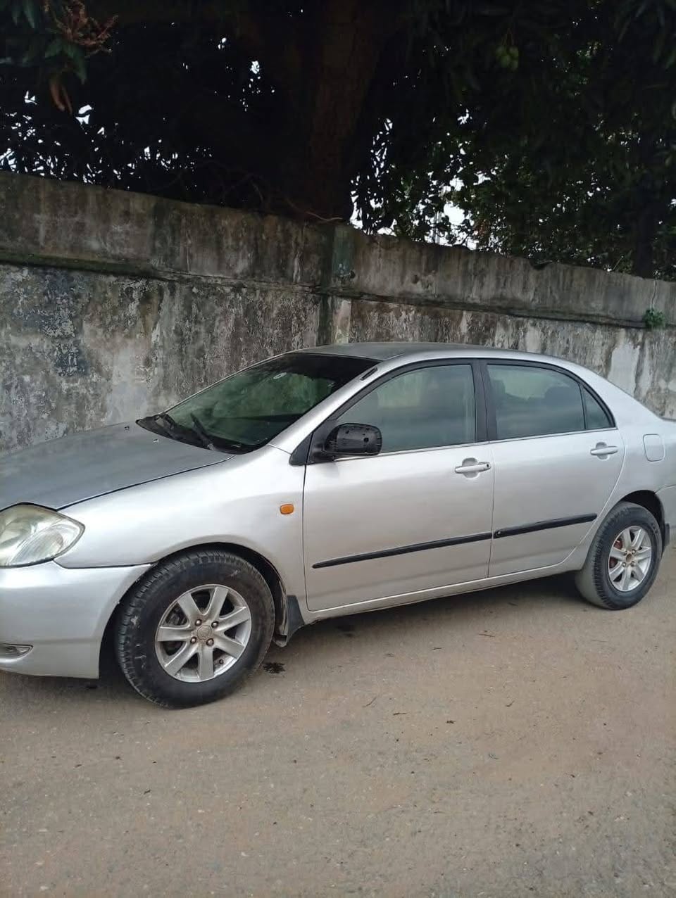 A picture of 2004 Toyota corolla