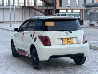 A picture of TOYOTA IST