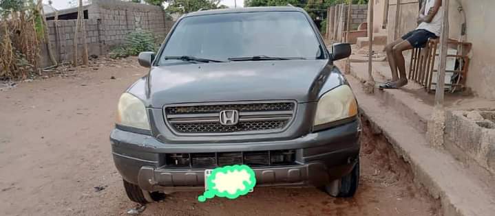 A picture of Honda pilot 04