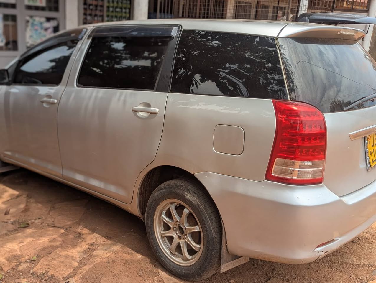 A picture of Toyota wish 2008